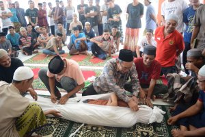 Narapidana Rutan Pasangkayu Diajarkan Cara Mandikan Jenazah
