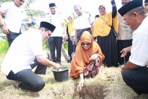 Abaikan Dulu Politik, Bupati Barru Ajak Hadapi Corona Bersama