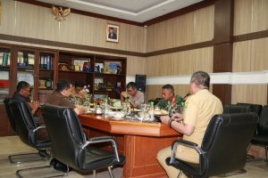 Cegah Covid-19, Pemkab Barru Periksa Suhu Tubuh di Perbatasan