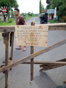 Warga Kompleks Perhubungan Tutup Akses Keluar Masuk