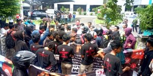 PLN Diseruduk Warga, Pembangunan Menara Sutet Tuai Kontroversi