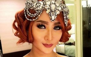 Inul Daratista Tiup Suling, Suami Mengesot di Lantai