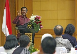 Masih Nongkrong, Siap-siap Dibubarkan TNI,Polri, dan Satpol PP