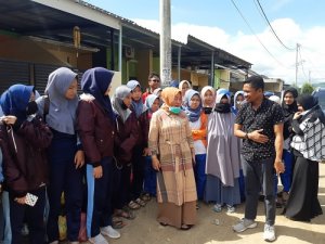 UNBK Batal, Rismayani Syamsuddin Pulangkan Ratusan Pelajar ke Pulau Terluar