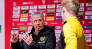 Pelatih Dortmund, Lucien Favre Kritik Cara Timnya Dijebol Neymar Cs