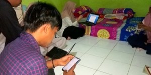 Ribetnya Kuliah Online… Belajar Malam, Ngantuk, hingga Tak Paham Materi