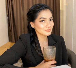 Titi Kamal Pisah Rumah dengan Suami Christian Sugiono