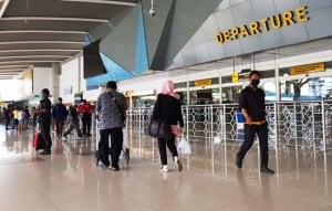 Larangan Penerbangan Komersil, Penumpang di Bandara Sultan Hasanuddin Kecewa