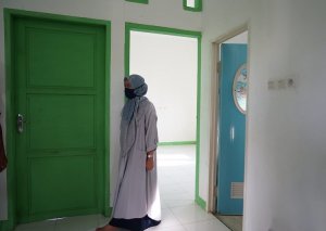 Terus Pantau Penangan Covid-19, Bupati Lutra Kunjungi Rumah Isolasi