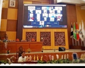 Pandemi Covid-19, Ketua DPRD Sulbar Pimpin Sidang Paripurna dari Rumah