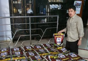 Pandemi Covid-19, Rusdin Tabi Bagi-bagi Sembako