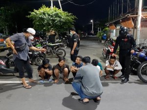 Resahkan Pengguna Tol, Anak di Bawah Umur Isap Lem Sambil Teriak