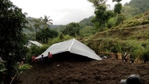 Innalillah… Satu Unit Rumah Tertimbun Longsor di Tombolo Pao