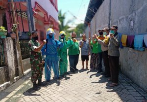 Tunjukan Kepedulian, Benteng Mart Semprot Disinfektan