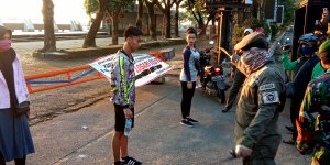 Satpol PP Tegur Pemuda-pemudi di Pantai Losari, Kasatpol PP: Jaga Jarak dan Jangan Berdekatan