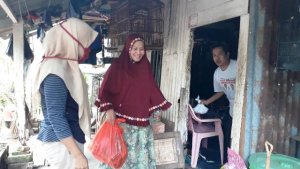 Respons Dampak Covid-19, Perdos Unhas Turun Tangan Bantu Warga Sekitar
