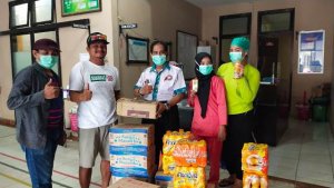 Sahabat IDP Beri Sumbangan untuk Relawan Kemanusiaan