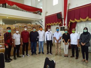 BMI Sulsel Serahkan Bantuan Paket Pangan Bagi Masyarakat