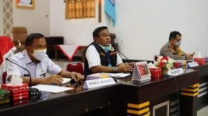 Pengusaha dapat Stimulus, Warga Diberi BLT Rp800 Ribu