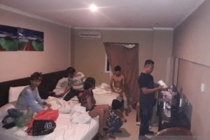 Berbuat Terlarang di Tiga Kamar Hotel,  7 Wanita dan 10 Pria Diamankan Polisi
