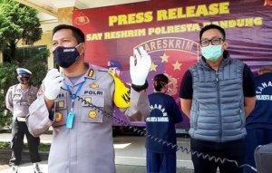 Wanita Muda Gadaikan 30 Mobil demi Hidup Sehari-hari