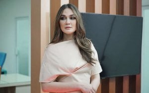 Luna Maya Pusing Bayar Gaji Karyawan dan Cicilan