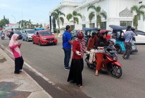 BLK Wajo Bagikan 1000 Masker Hasil Produksi Sendiri