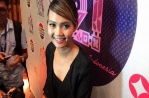 Rina Nose Sentuh Anjing, Netizen: Saya Bingung, Agamamu Sebenarnya Apa Ya?