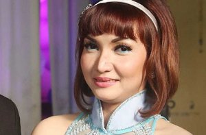 Roro Fitria: Saya Kangen Bertemu dan Memeluk Mama