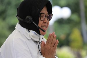 Bu Risma Tiba-tiba hanya Diam, Langsung Tinggalkan Gedung Negara Grahadi