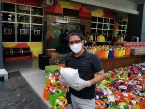 Masyarakat Masih Keluyuran, Dekan FTI UMI sampaikan “teguran” Lewat Garam