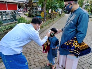 Antusias Warga Salat Ied dengan Protokol Covid