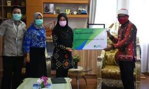 Bupati Indah Beri Perlindungan BPJS Ketenagakerjaan untuk Relawan Covid-19