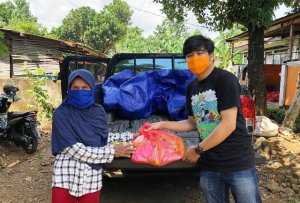 Tak Tersasar Bantuan, Janda Tiga Anak Ini Akhirnya Dapat Bantuan dari Wagub Sulsel