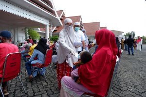 Santuni Kaum Disabilitas, Ketua TIM PKK Bone: Tuhan Gantikan 1.000 Kali Lipat