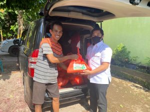 Peduli Warga Terdampak Covid 19, Legislator PKB Ini Bagikan 1000 Paket Sembako