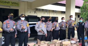 Dicampur dan Dituang ke Drum, 1.200 Botol Miras Dimusnahkan Polres Lutim