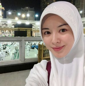 Ayana Moon Kisahkan Sulitnya Perjuangan Memeluk Islam
