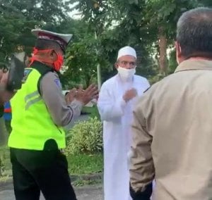 Denny Siregar Tantang Polisi Segera Tangkap Habib Umar Assegaf