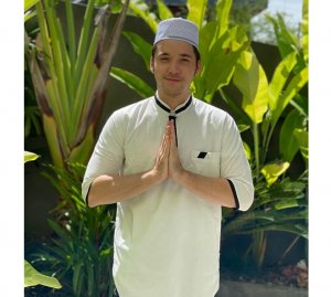 Ucapan Lebaran Stefan William dan Celine Evangelista Gugah Hati Warganet