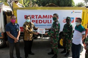 Berdayakan Mitra Binaan Sektor Pertanian, Pertamina Salurkan 2 Ton Beras ke Dapur Umum TNI-Polri