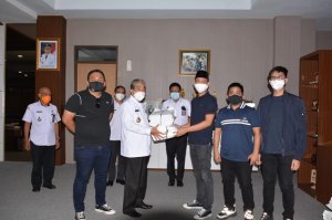 Pemkab Sidrap Terima Bantuan Penanganan Covid-19 dari Komunitas Anak Baik-baik