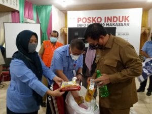 PDAM Makassar Serahkan Bantuan 1000 Sembako