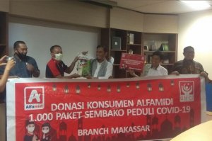 Gandeng Fajar Peduli, Alfamidi Bagikan 1000 Paket Sembako dari Donasi Konsumen