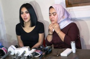 Adik Syahrini Aisyahrani: yang Bercakap-cakap dengan Pelaku Banyak Sekali