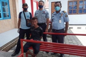 Pemuda Lempar Bungkusan ke Lapas, Isinya Mengejutkan