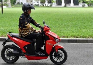 Pemenang Lelang Motor Listrik Bertandatangan Jokowi Kabarnya Ditangkap