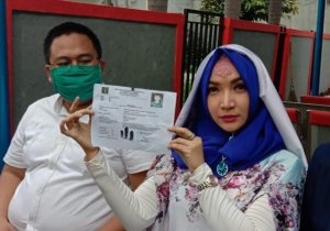 Hijrah dan Berhijab, Roro Fitria Target Khatam Alquran Selama Ramadan