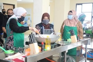 Menaker Ida Dorong BLK untuk Membuka Katering Masakan Hadapi Covid-19