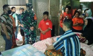 Wabup Bersama Dandim Kunjungi Babil, Bocah yang Rawat Orang Tua karena Lumpuh